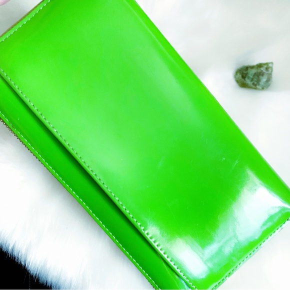 KATE SPADE Patent Green Stacy Big Apple Large Wallet - Picture 4 of 12